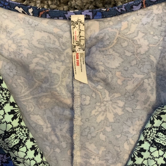 - FREE PEOPLE BODY SUIT - - Picture 3 of 4